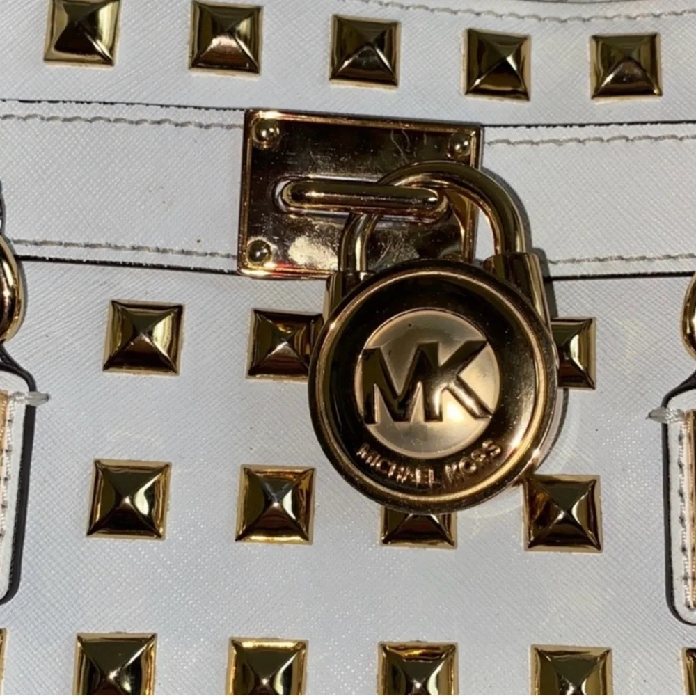 Michael Kors PYRAMID STUD Hamilton Tote/Wristlet 2pc Set - Picture 3 of 16